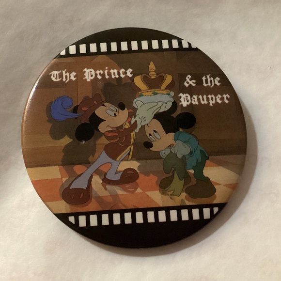 Vintage Disney 1990 The Prince & the Pauper Pin Badge Button Pinback 🤴 - Picture 1 of 3